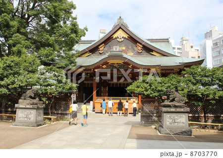 湯島天神の参拝客 8703770