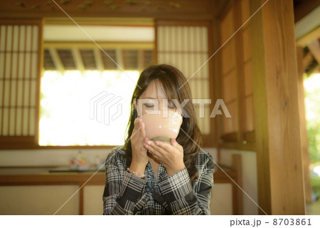 女性観光客　秋の鎌倉　浄妙寺 8703861