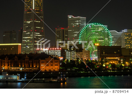 横浜みなとみらいの夜景 横浜みなとみらいの夜景 8709454