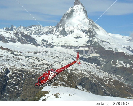 雪山のヘリ 8709638