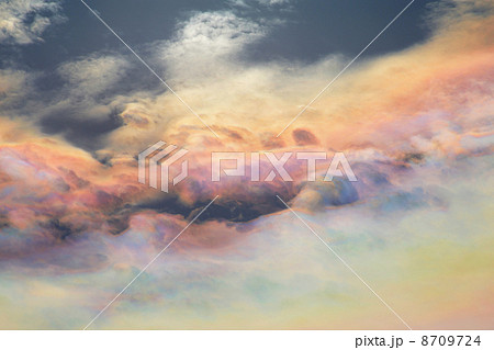 朱色の雲 8709724