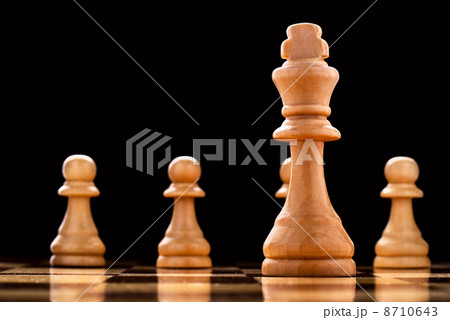 The winner - a king chess piece 8710643