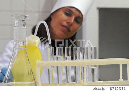 work in laboratory 8712351