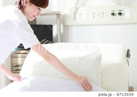 ベッドメイク　 8713039