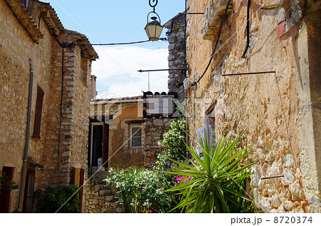 トゥレット・シュル・ルー Tourrettes-sur-Loup 8720374