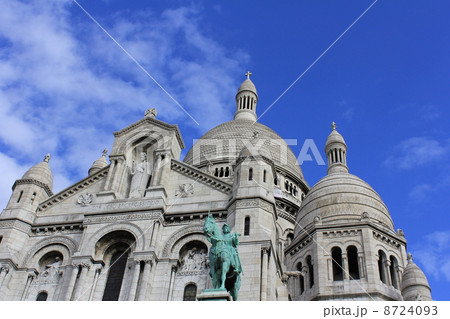 モンマルトル　サクレ・クール寺院　パリ 8724093