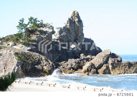 能登半島の窓岩の絶景 8725601