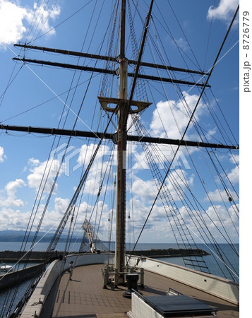 開陽丸の船首付近の甲板 8726779