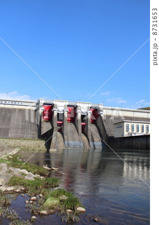 秋の四十四田ダム 8731653