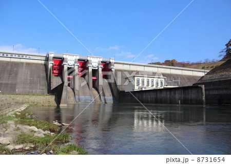 秋の四十四田ダム 8731654