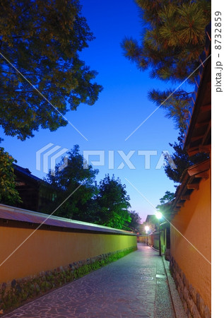 長町武家屋敷跡の夕景【縦】 8732859