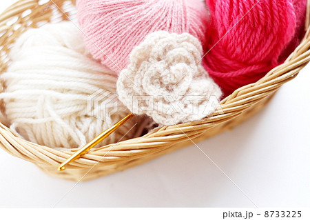 毛糸で編み物 8733225