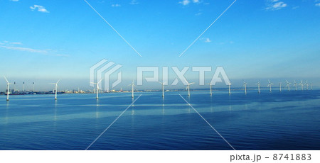 ミドルグランデンの風力発電機 8741883