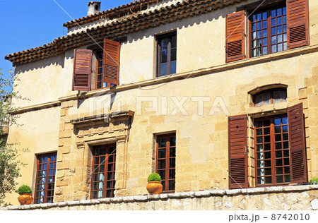 rural sandstone house with shutter windows in Saint-Paul de Ven 8742010