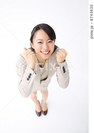 ガッツポーズ・女性 ガッツポーズ・女性 8743630