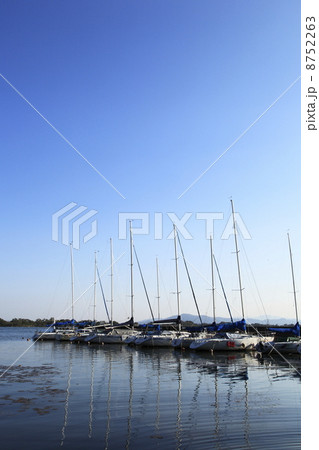 停泊するヨット 停泊するヨット 8752263