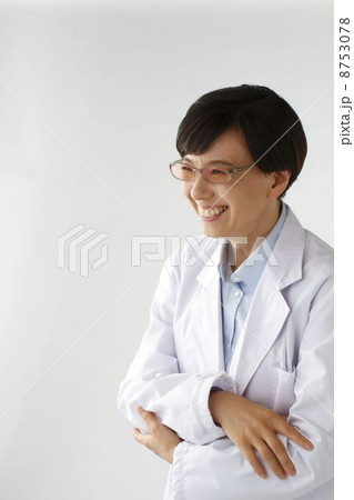 笑顔の医師 笑顔の医師 8753078