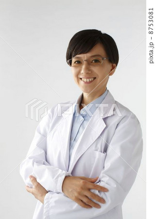 笑顔の医師 笑顔の医師 8753081