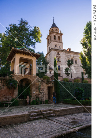 アルハンブラ宮殿 8754293