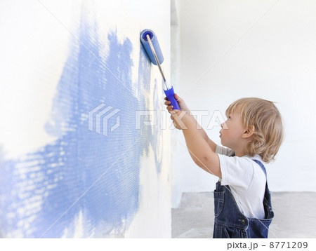 children paint indoors 8771209