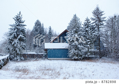 Winter landscape with snow in small German village. 8782898
