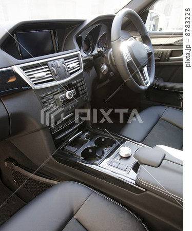 自動車内 8783228