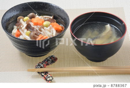 茸の炊き込みご飯 8788367