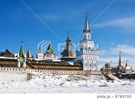 towers and domes of the Izmailovo Kremlin in Moscow 8789783