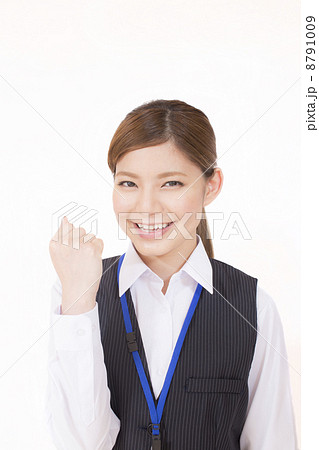 ガッツポーズするビジネスウーマン 8791009