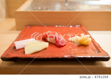 握り寿司_中トロ 8791268