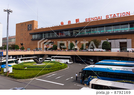 仙台駅と時計とバス 仙台駅と時計とバス 8792169
