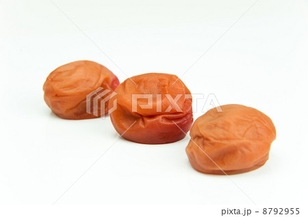 梅干し三つ 8792955