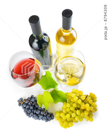 Red and white wine on white background 8794309