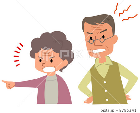 怒るシニア夫婦 8795341