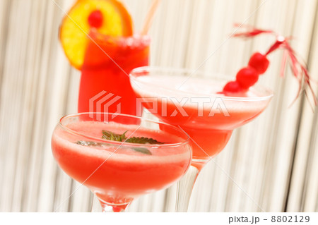 summer cocktails 8802129