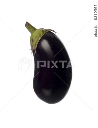 8810565