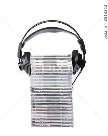 Cd`s and Headphones 8813252