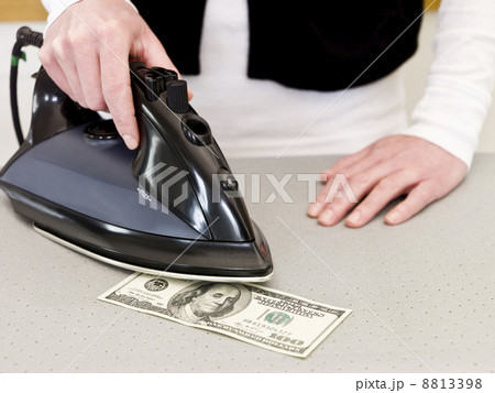 Money ironing 8813398