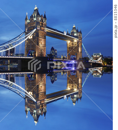 Famous Tower Bridge in the evening, London, England Famous Tower Bridge in the evening, London, England 8815346
