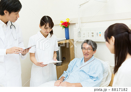 病室の医者と患者 病室の医者と患者 8817182