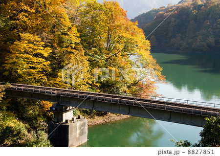 福島県只見町 紅葉の田子倉湖の写真素材