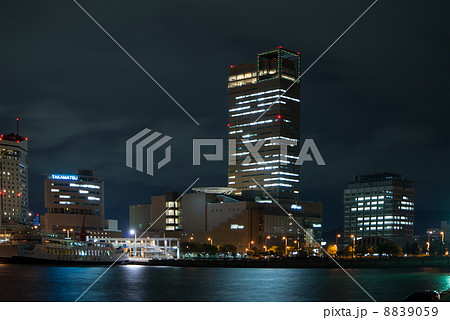 サンポート高松　港の夜景 8839059