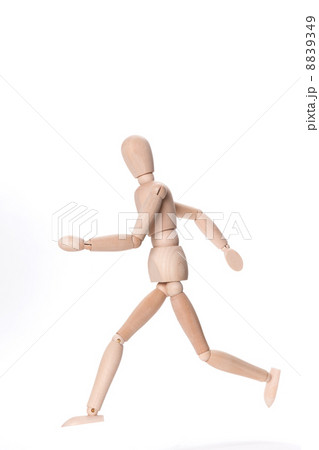 走る人形 8839349