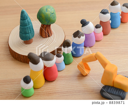 森林を守る 8839871