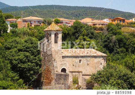 Sant Marti de la Capellada. Besalu 8859398