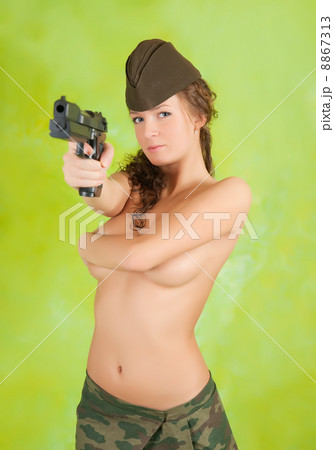 girl aiming a gun 8867313