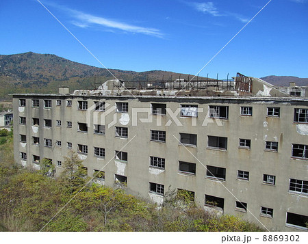 松尾鉱山の廃アパート 8869302
