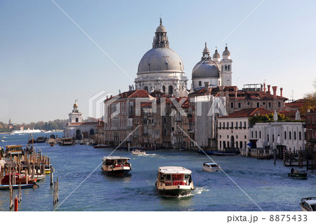 Venice, Grand Canal with Basilica Santa Maria della Salute, Italy Venice, Grand Canal with Basilica Santa Maria della Salute, Italy 8875433