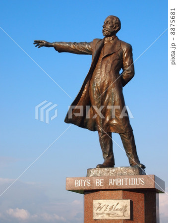 クラーク像（縦画像） 8875681