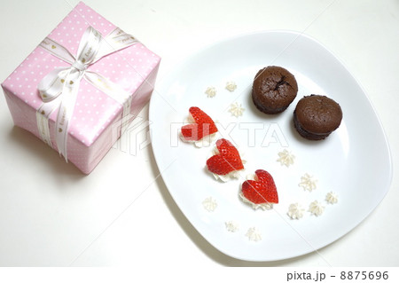 バレンタイン（スイーツとプレゼント） 8875696